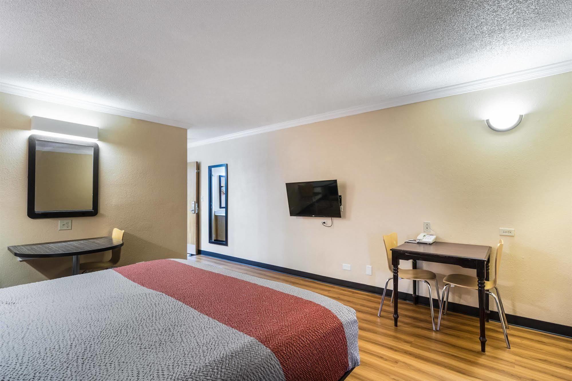 Motel 6-Libertyville, Il Ngoại thất bức ảnh